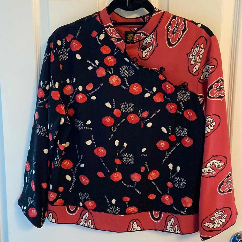 Anne Namba size large blouse out of kimono fabric silk